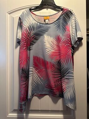 Ruby Rd. Short Sleeve Scoop Neck Tunic in Pink, Blue & White Palm Print